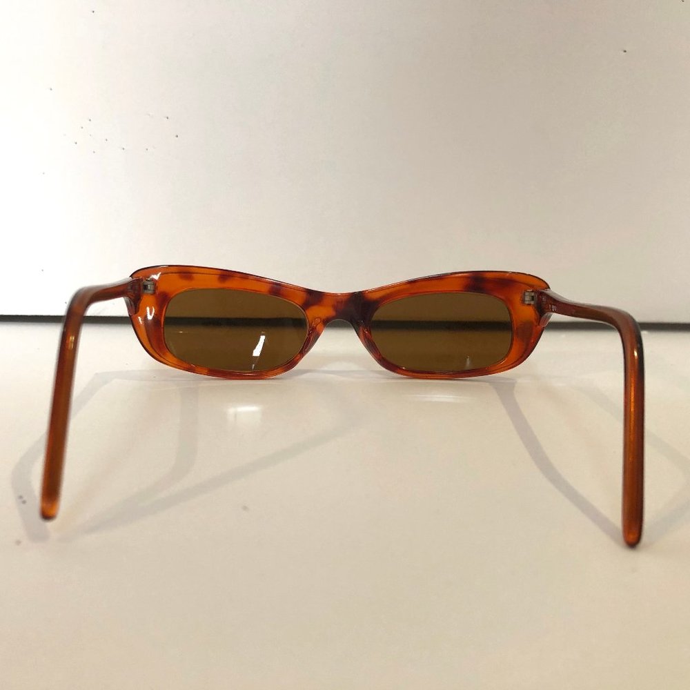 SMALL FRAMED TORTOISE SHELL SUNGLASSES - Picture 3 of 4